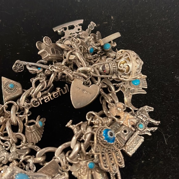 VINTAGE STERLING AND TURQUOISE LOADED WESTERN NATIVE AMERICANA CHARM BRACELET - Picture 9 of 13